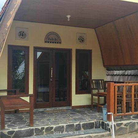 Two One Bungalow Гілі-Мено Екстер'єр фото