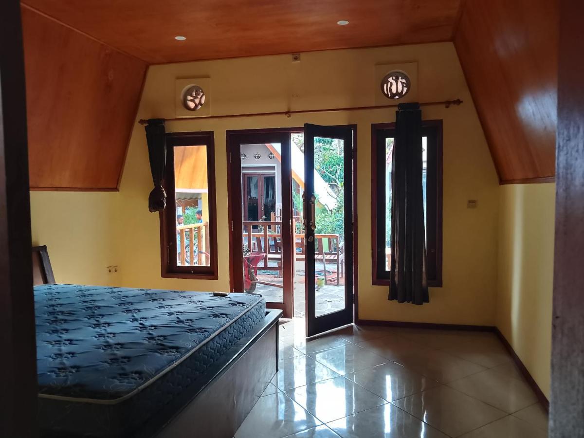 Two One Bungalow Гілі-Мено Екстер'єр фото